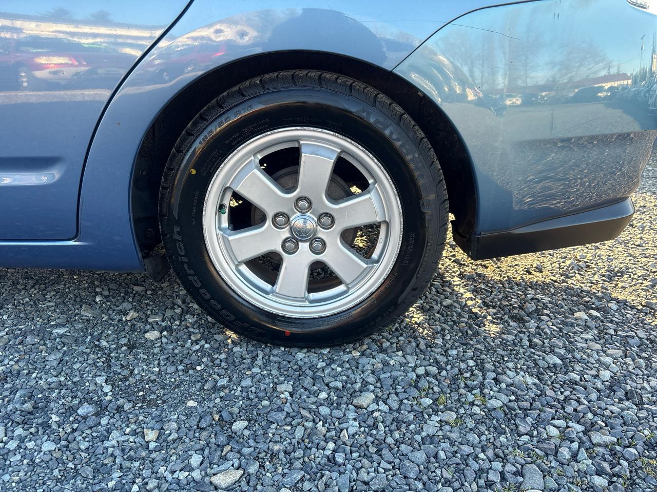 Toyota Prius 4-Door Liftback 2004