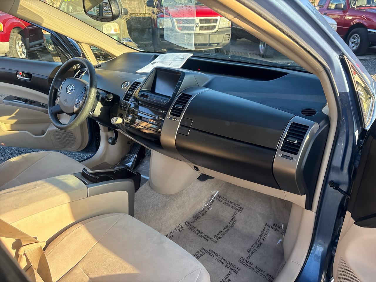 Toyota Prius 4-Door Liftback 2004