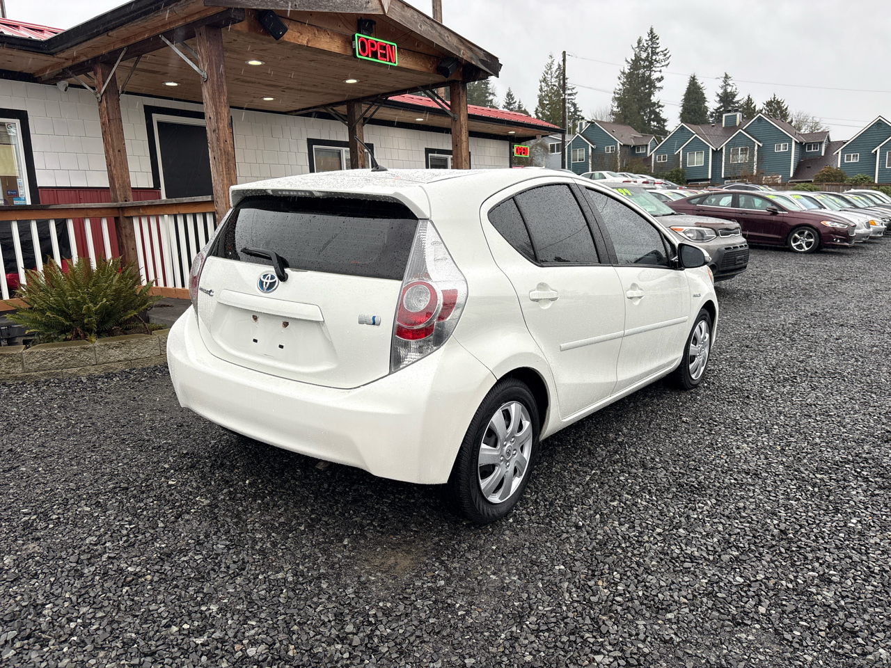 Toyota Prius c One 2012