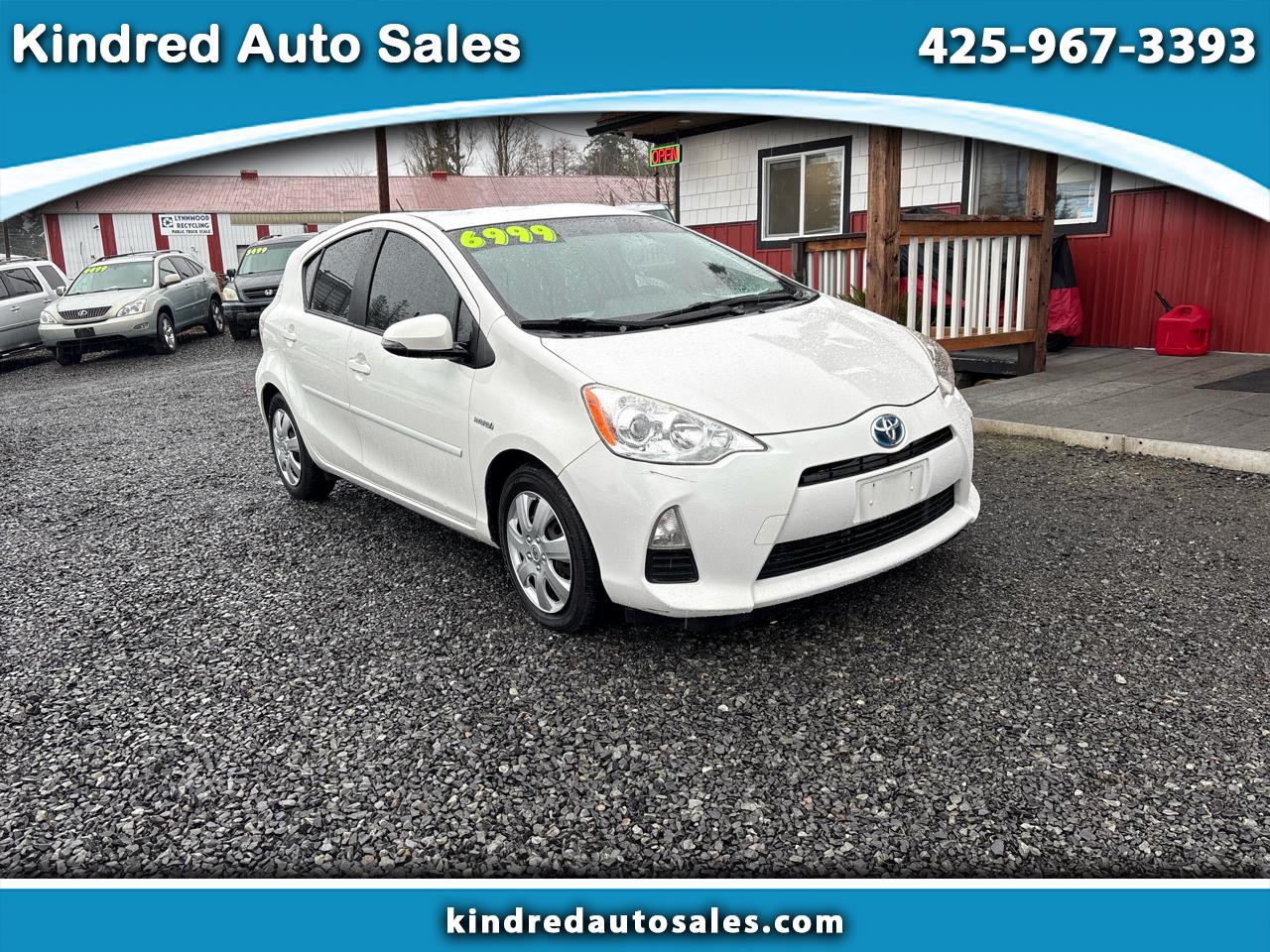 Toyota Prius c One 2012