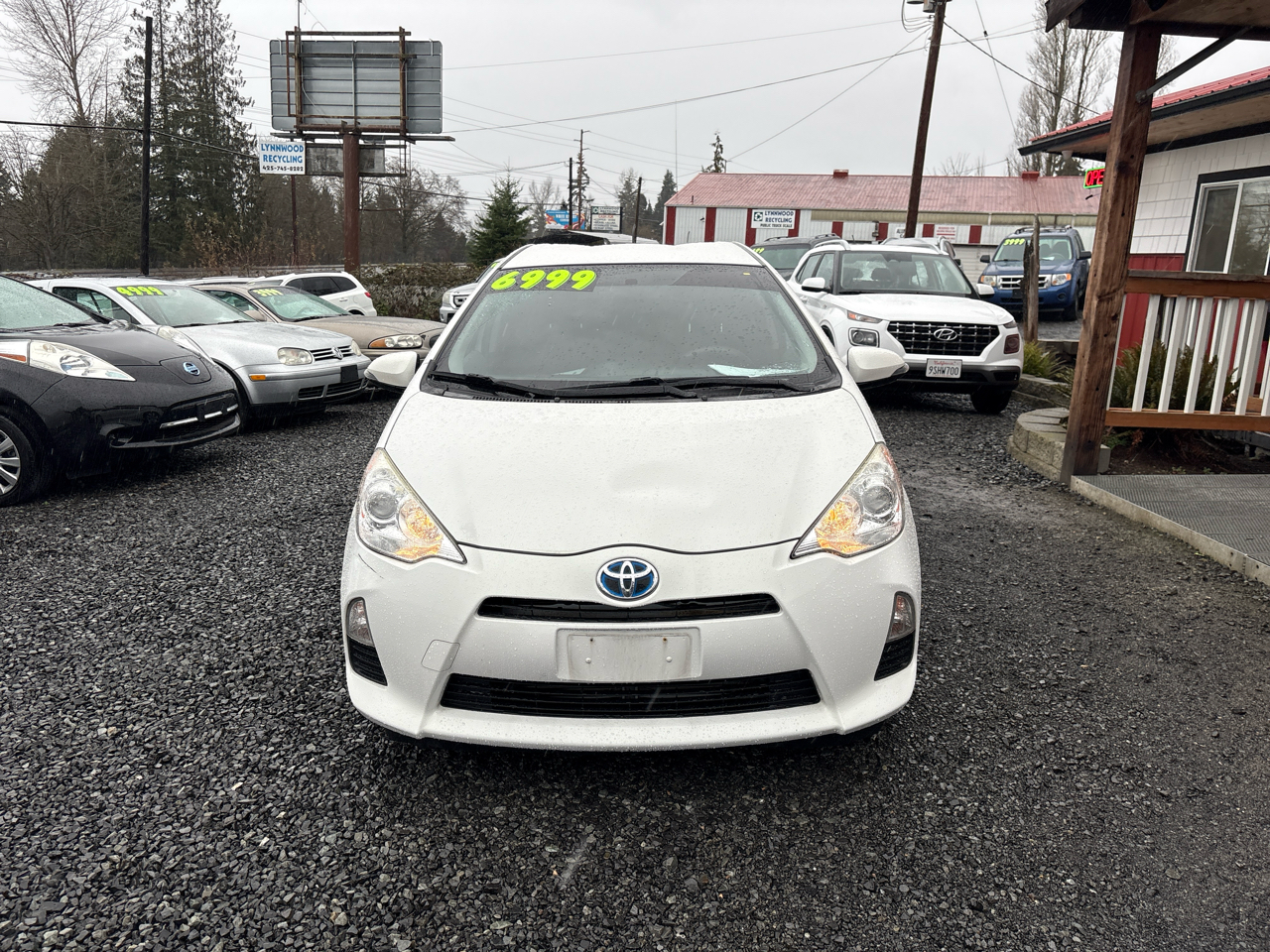 Toyota Prius c One 2012