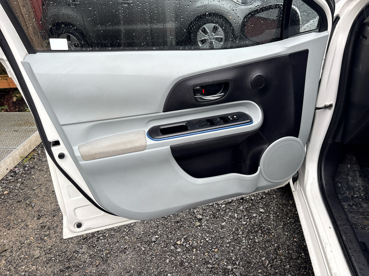 Toyota Prius c One 2012