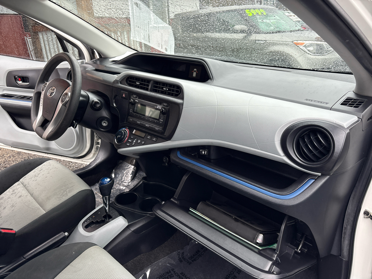 Toyota Prius c One 2012