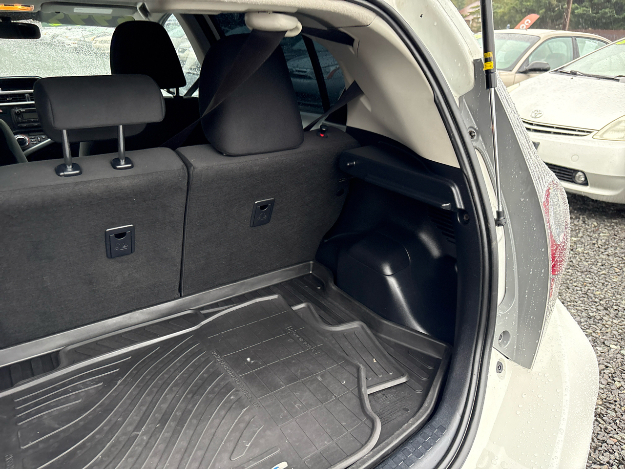 Toyota Prius c One 2012