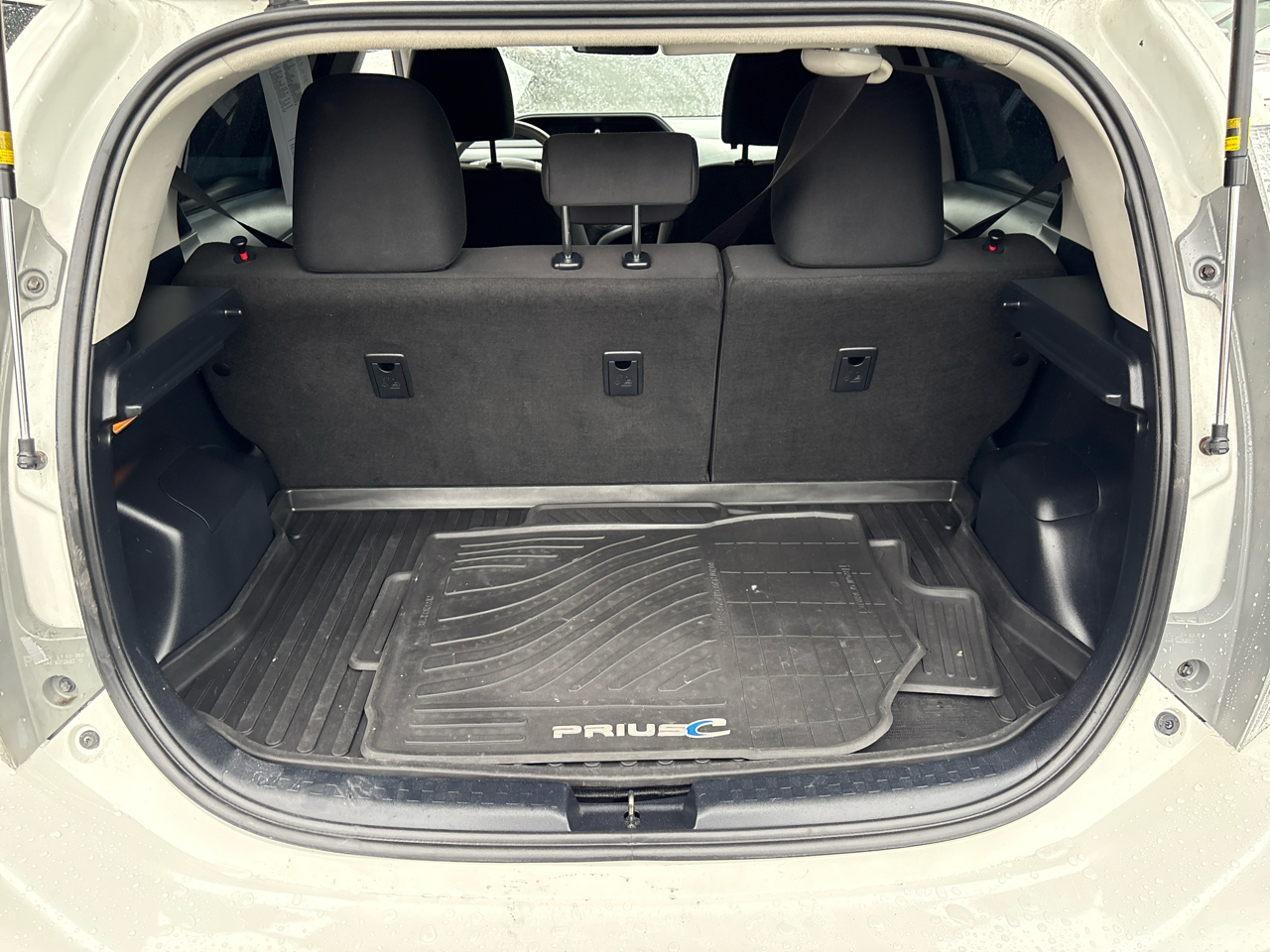 Toyota Prius c One 2012