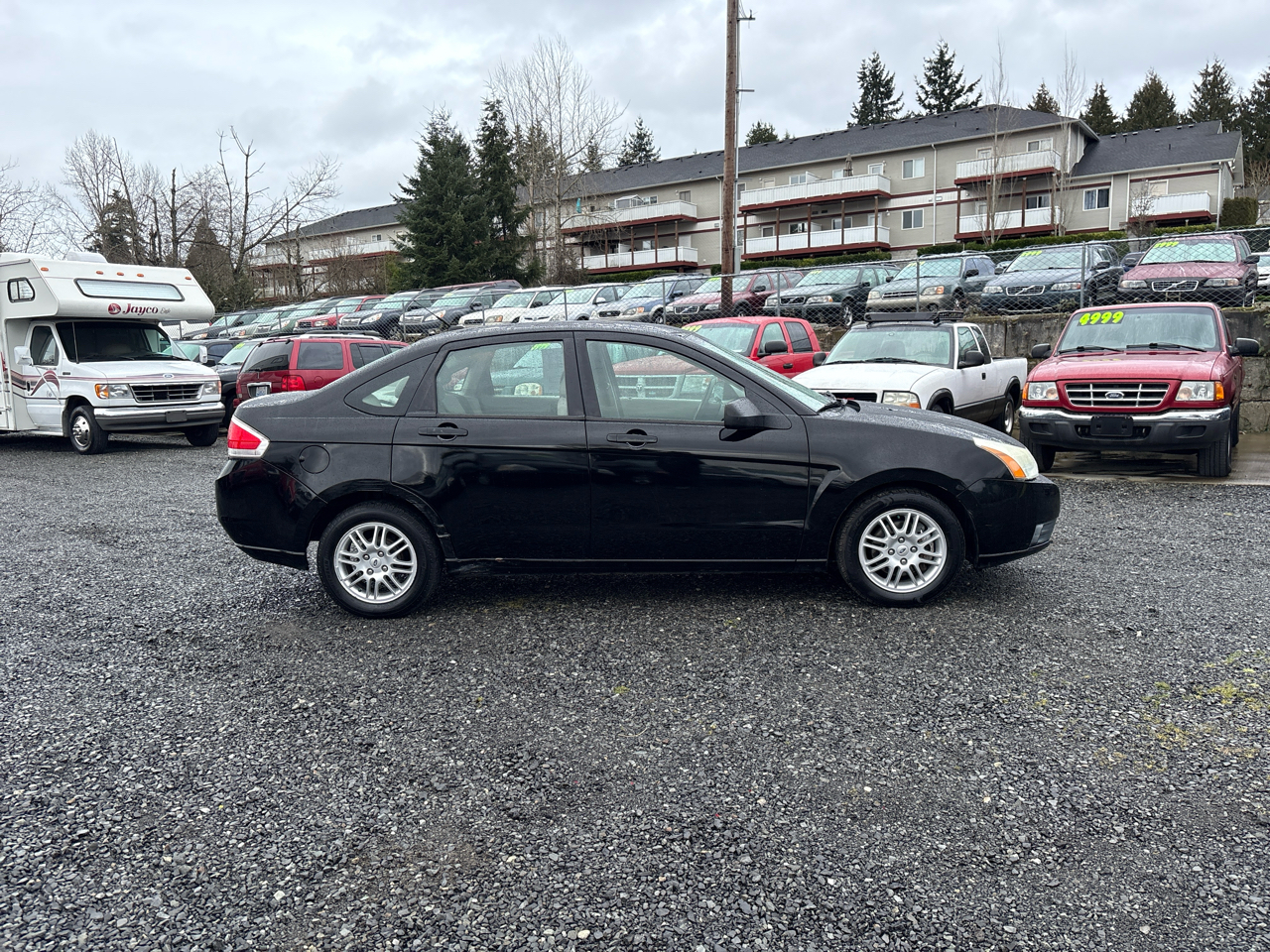 Ford Focus SE Sedan 2011