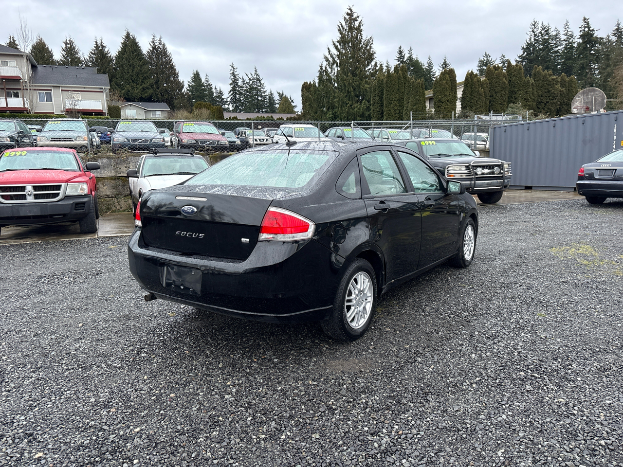 Ford Focus SE Sedan 2011