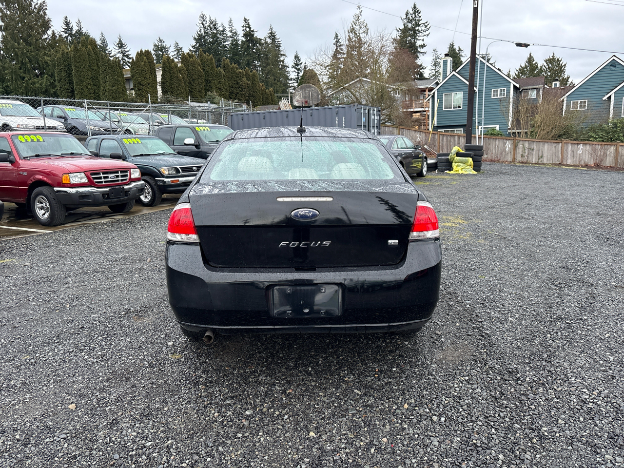 Ford Focus SE Sedan 2011