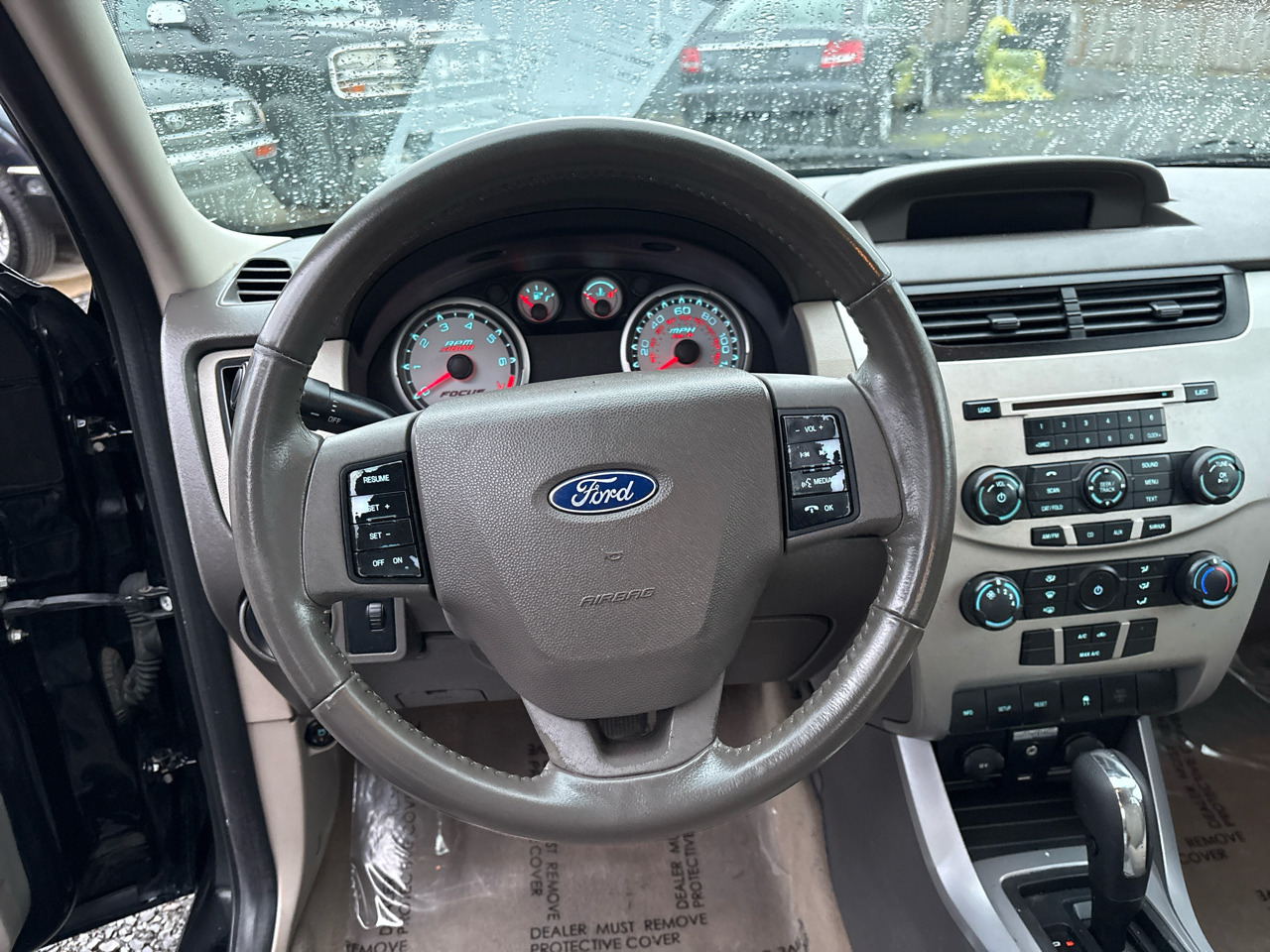 Ford Focus SE Sedan 2011