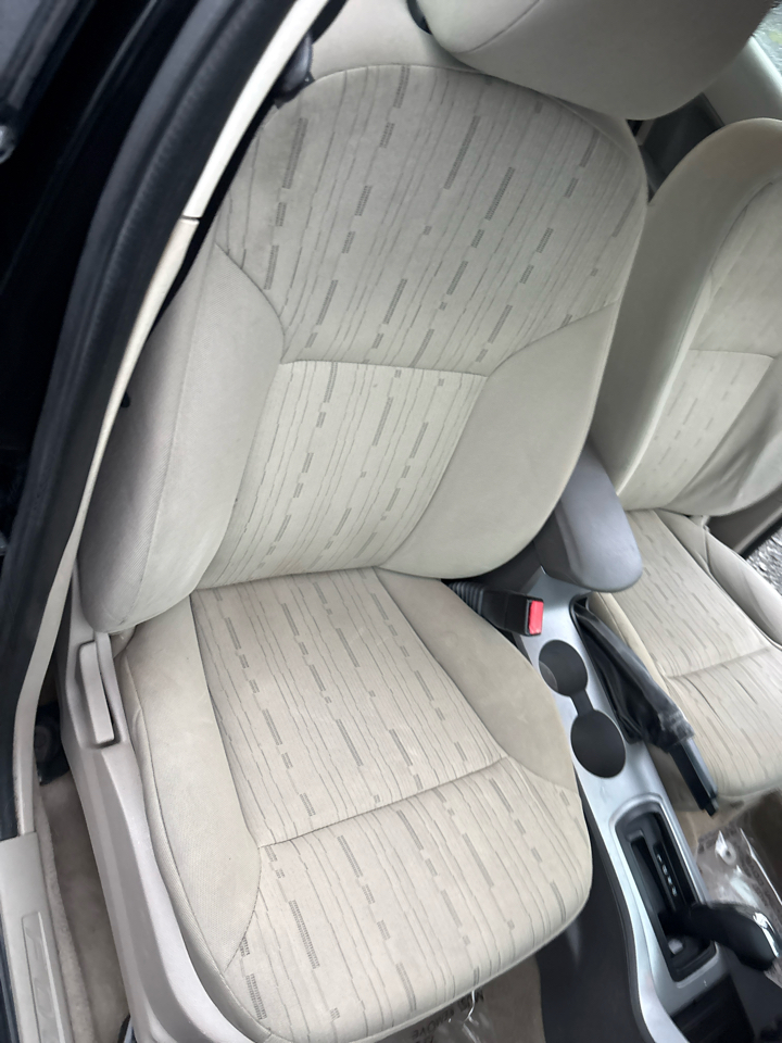 Ford Focus SE Sedan 2011