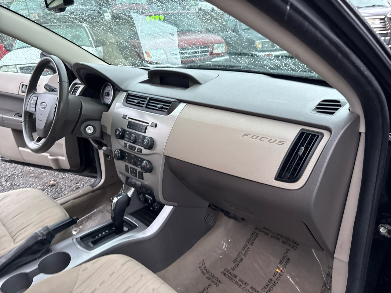 Ford Focus SE Sedan 2011