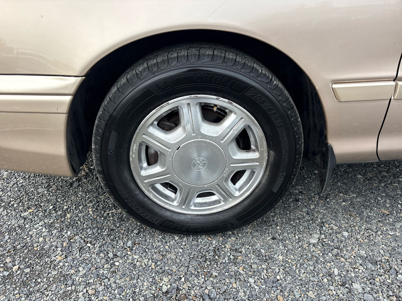 Toyota Avalon XL 1996