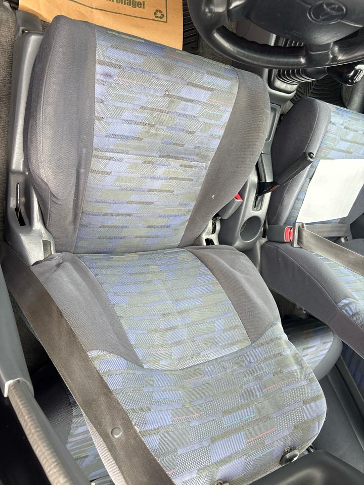 Toyota RAV4 4-Door 4WD 1997