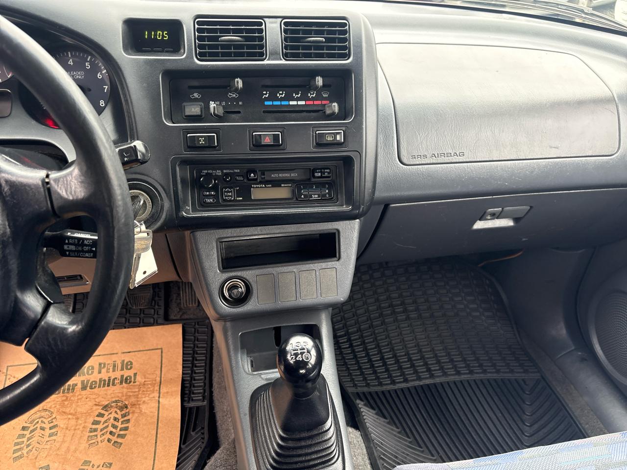 Toyota RAV4 4-Door 4WD 1997