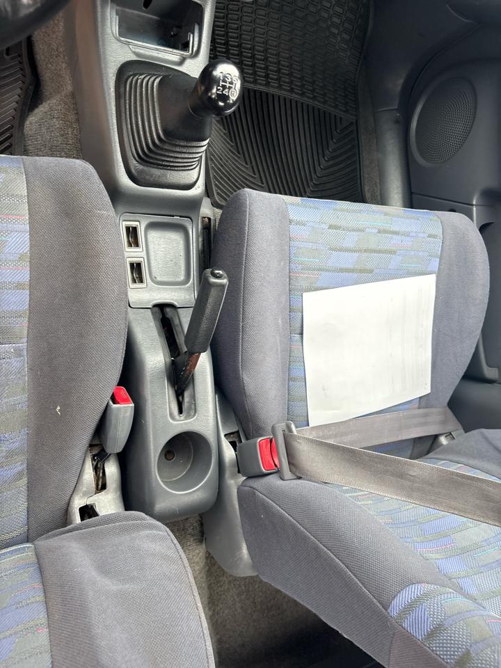 Toyota RAV4 4-Door 4WD 1997