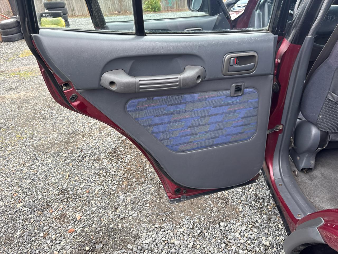 Toyota RAV4 4-Door 4WD 1997