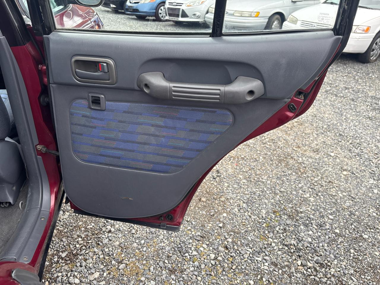 Toyota RAV4 4-Door 4WD 1997