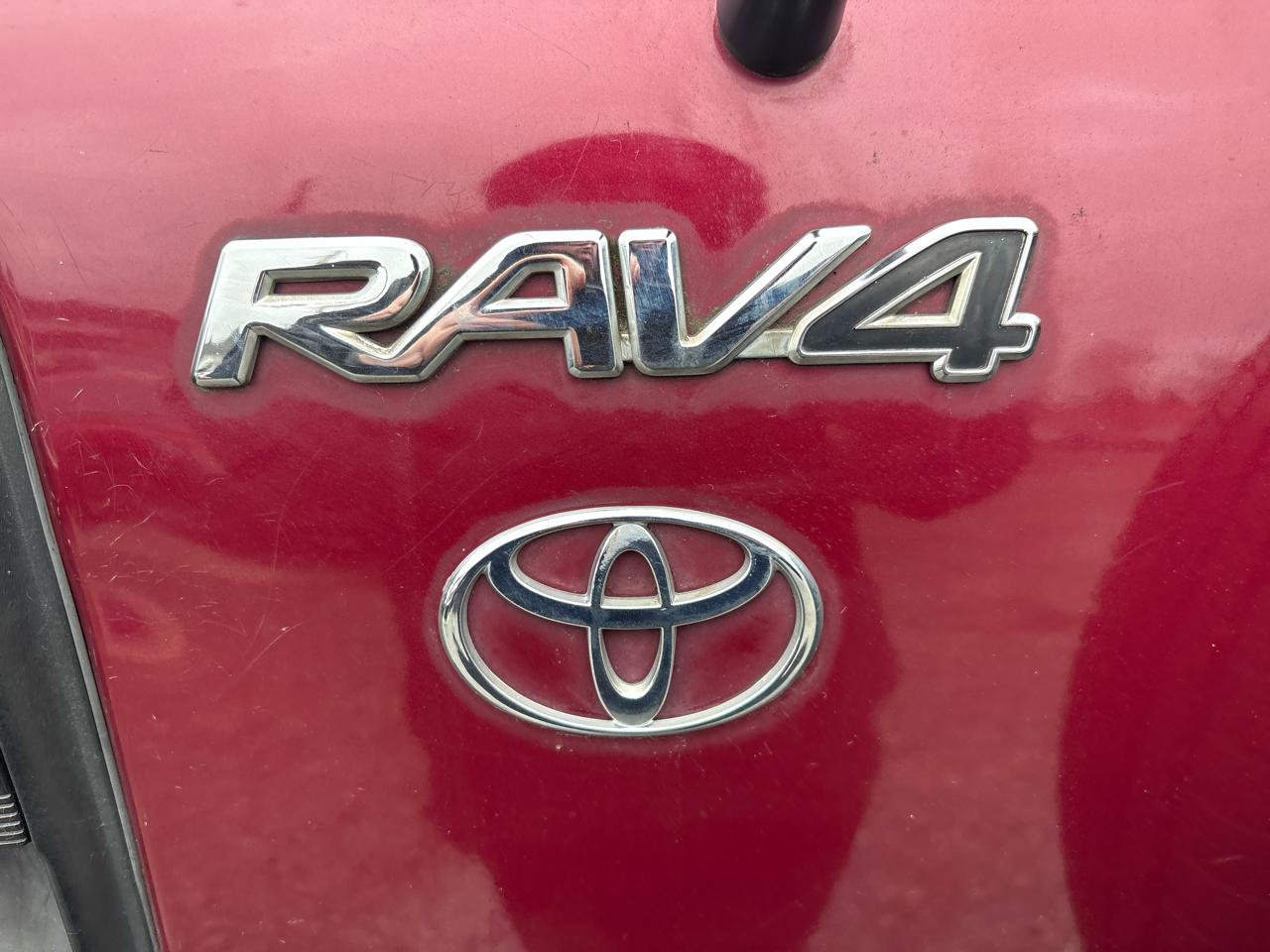 Toyota RAV4 4-Door 4WD 1997