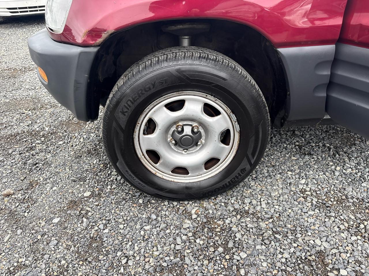 Toyota RAV4 4-Door 4WD 1997