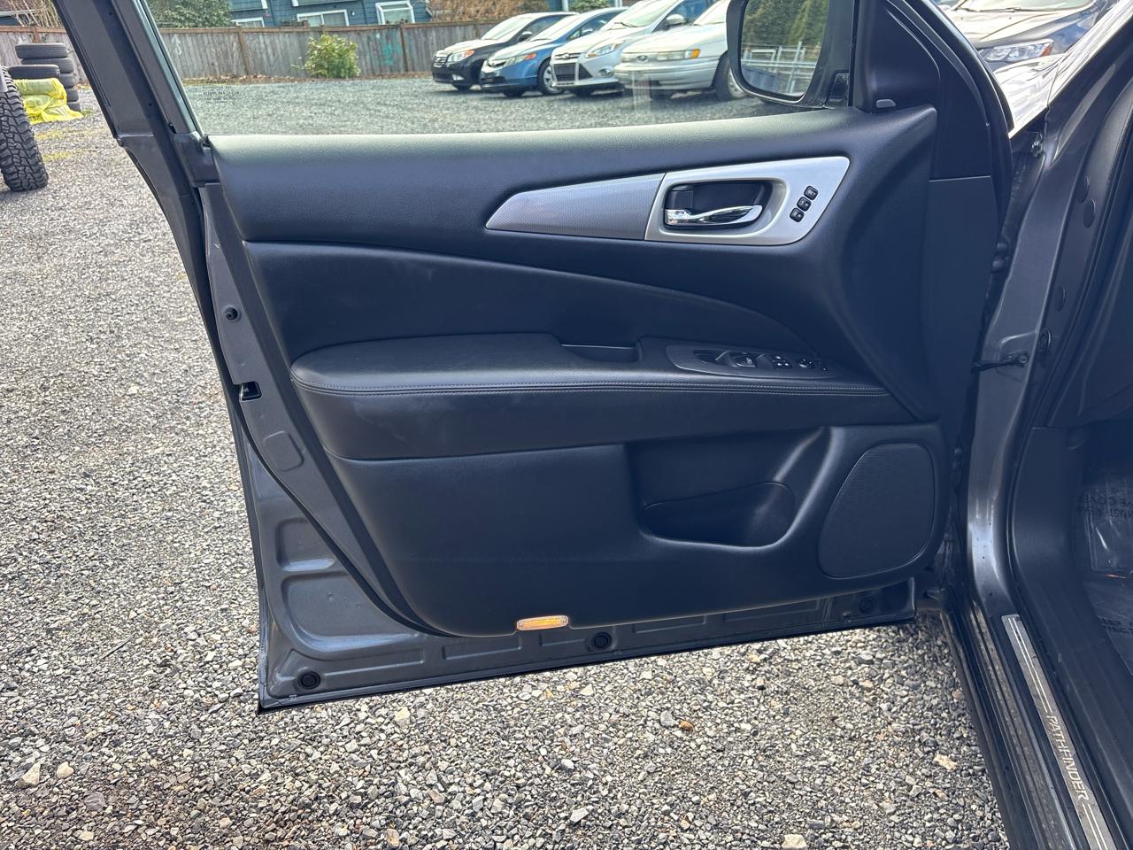 Nissan Pathfinder Platinum 4WD 2018