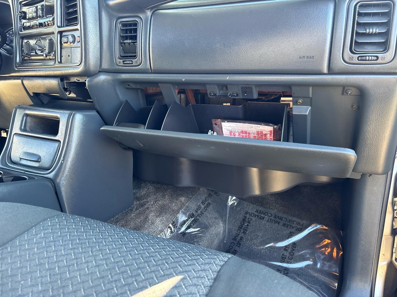 Chevrolet Avalanche 1500 2WD 2002