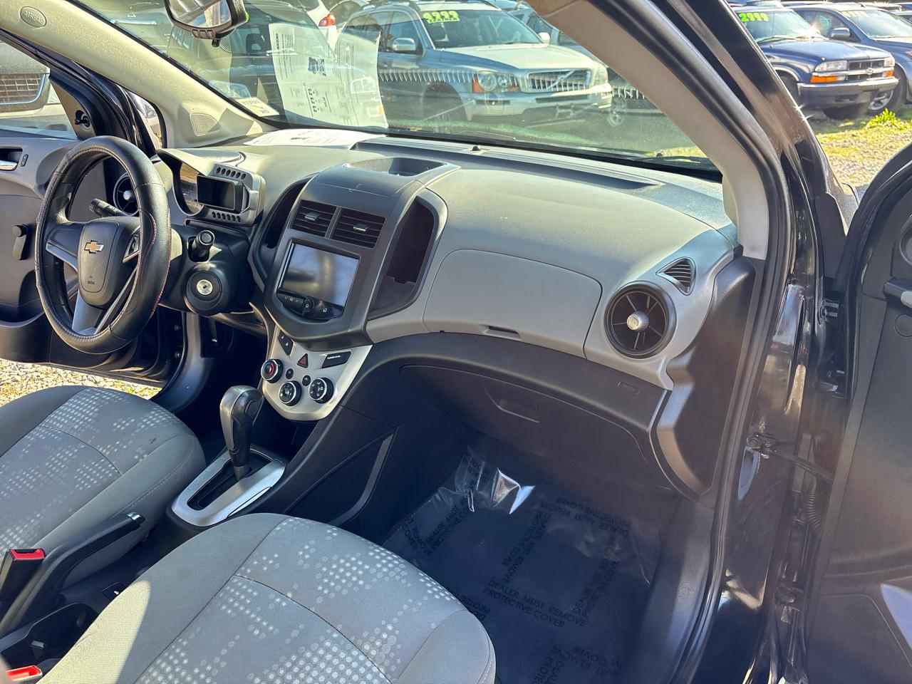 Chevrolet Sonic LS Auto Sedan 2014