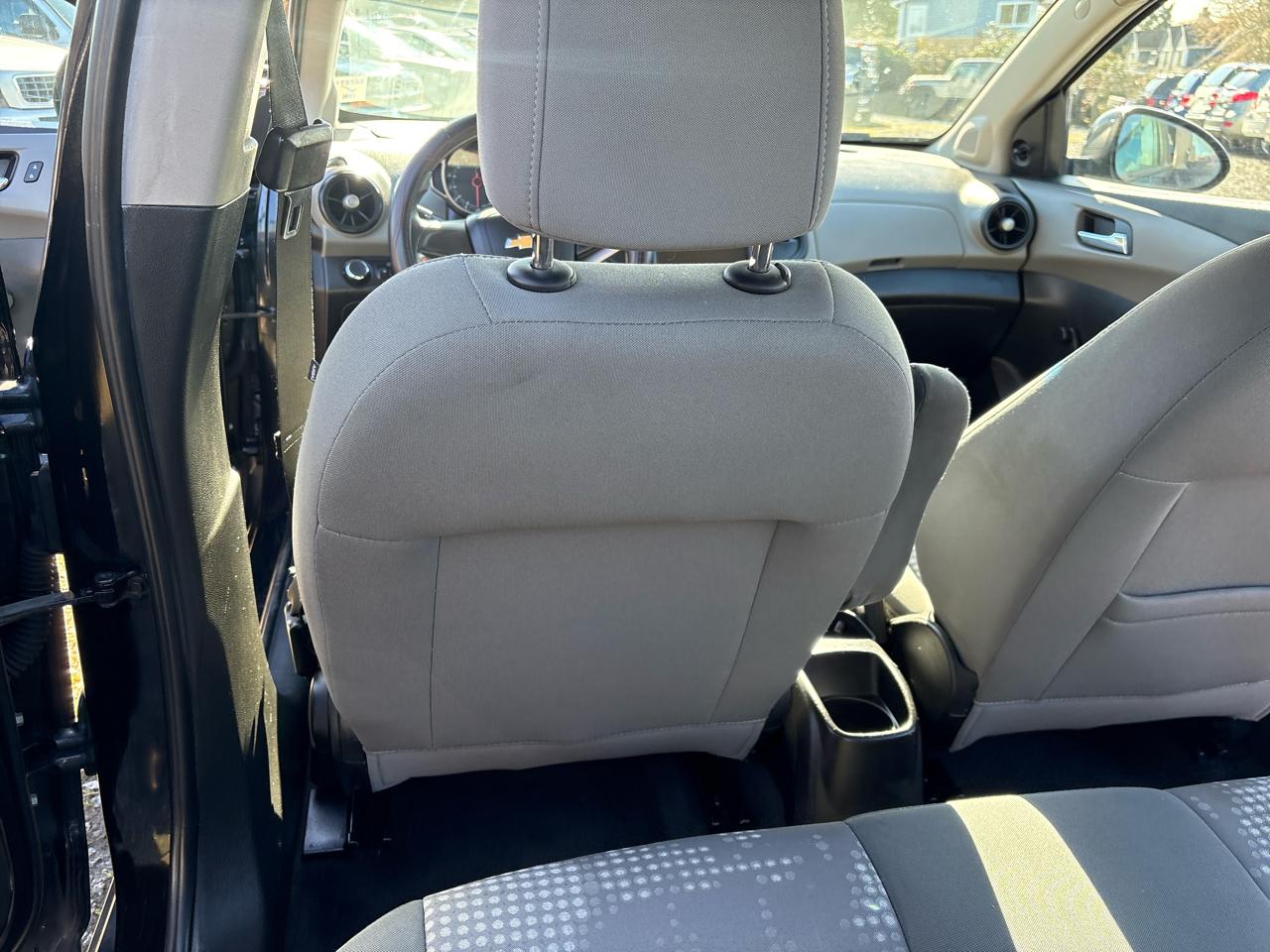 Chevrolet Sonic LS Auto Sedan 2014