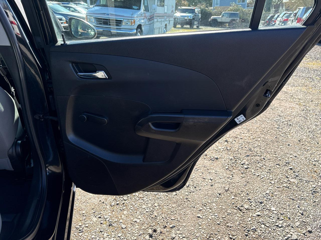 Chevrolet Sonic LS Auto Sedan 2014