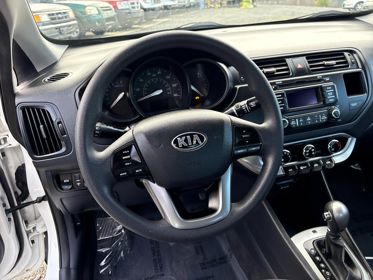 Kia Rio LX 2013