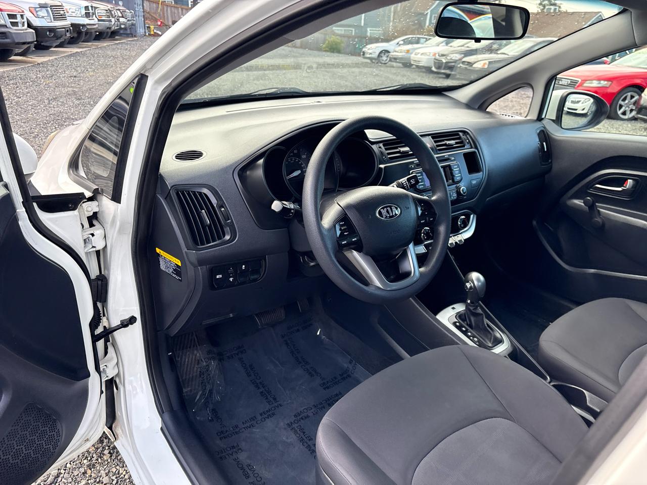 Kia Rio LX 2013