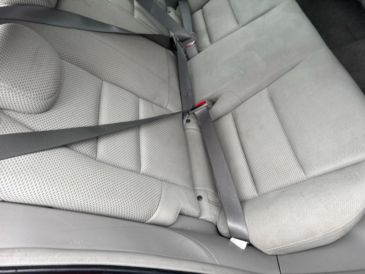 Honda Insight LX 2010