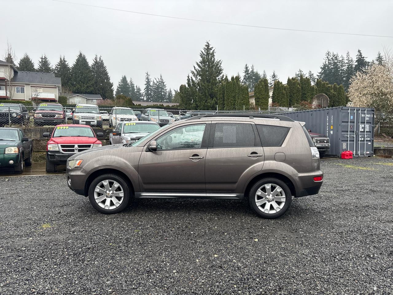 Mitsubishi Outlander SE 2WD 2011