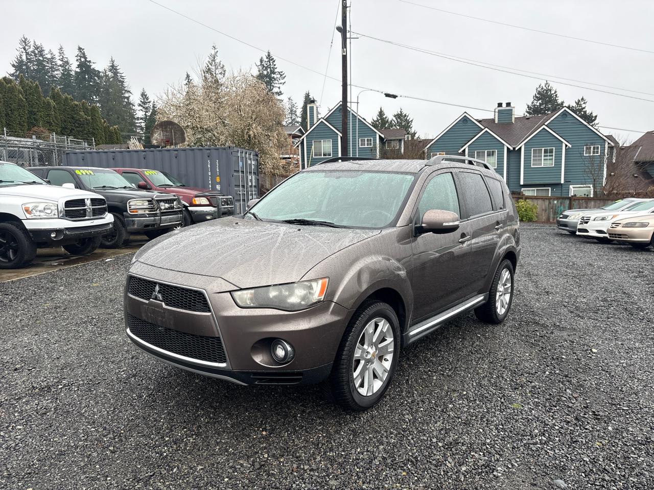 Mitsubishi Outlander SE 2WD 2011