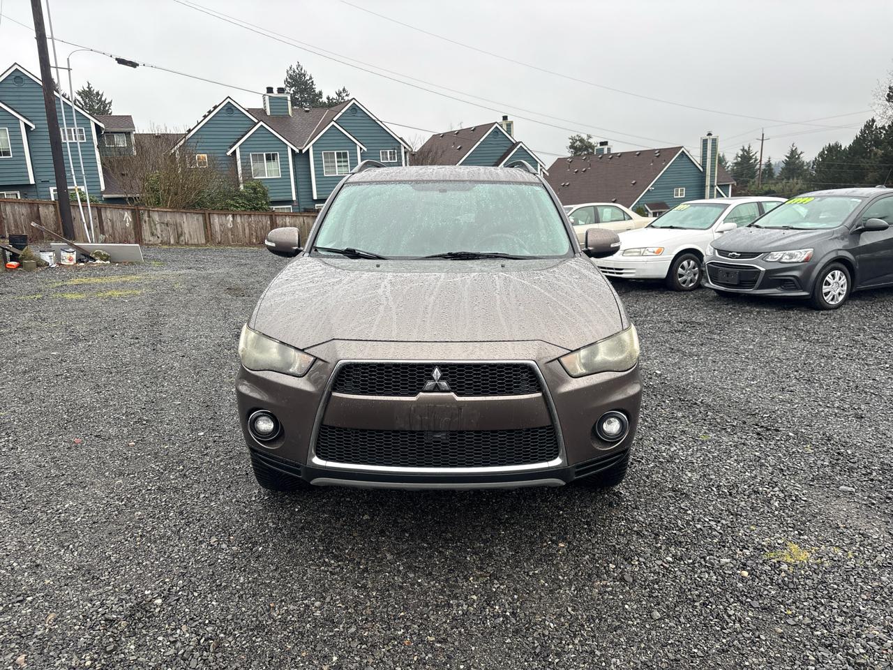 Mitsubishi Outlander SE 2WD 2011