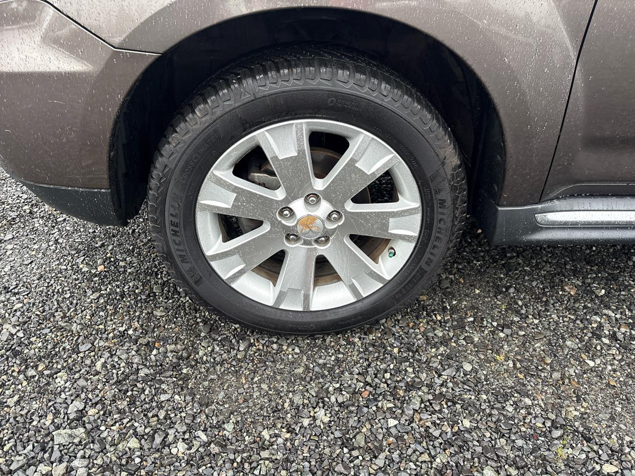 Mitsubishi Outlander SE 2WD 2011