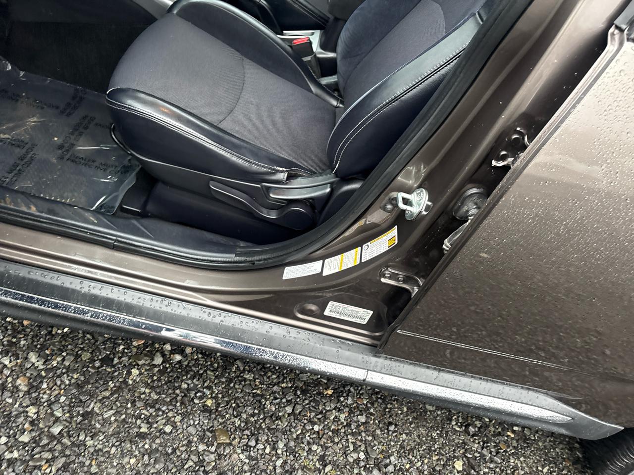 Mitsubishi Outlander SE 2WD 2011