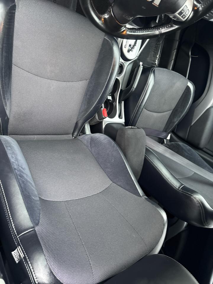 Mitsubishi Outlander SE 2WD 2011