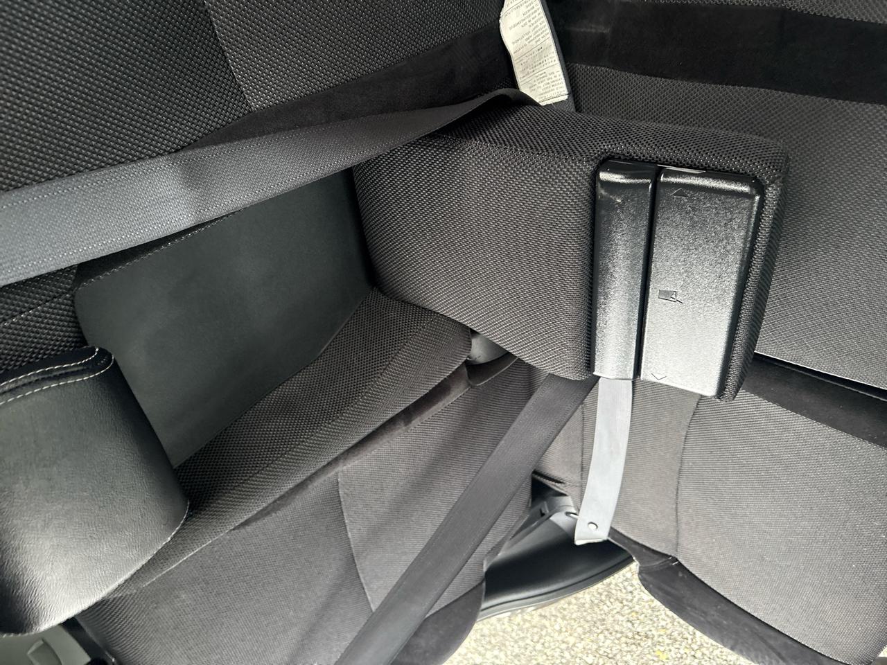 Mitsubishi Outlander SE 2WD 2011