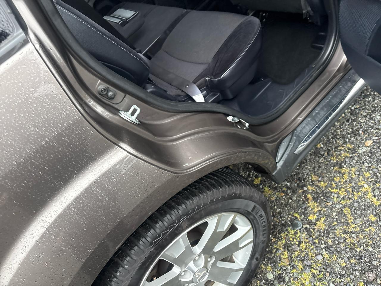 Mitsubishi Outlander SE 2WD 2011