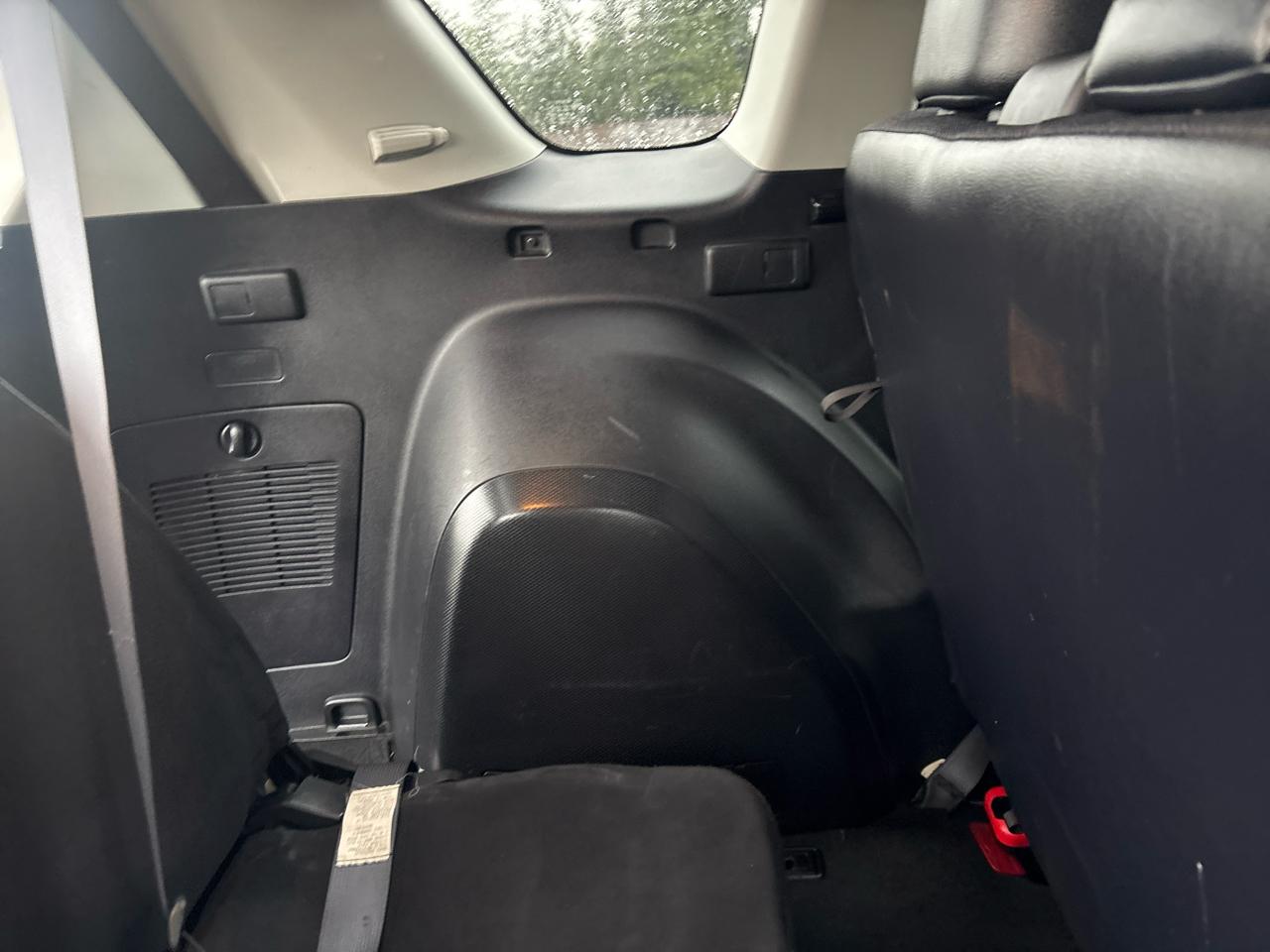 Mitsubishi Outlander SE 2WD 2011