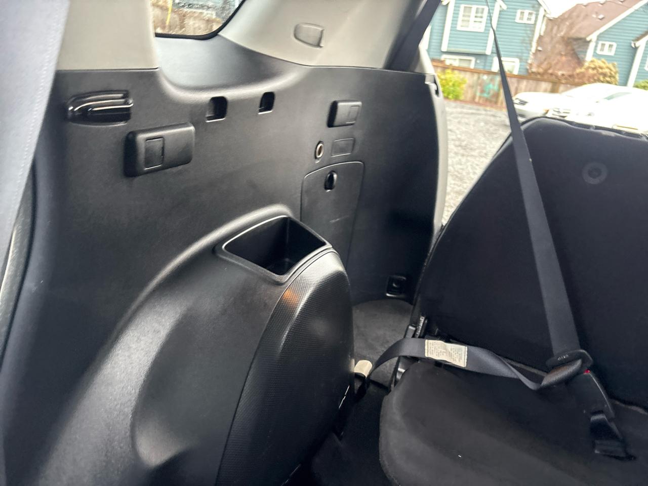 Mitsubishi Outlander SE 2WD 2011