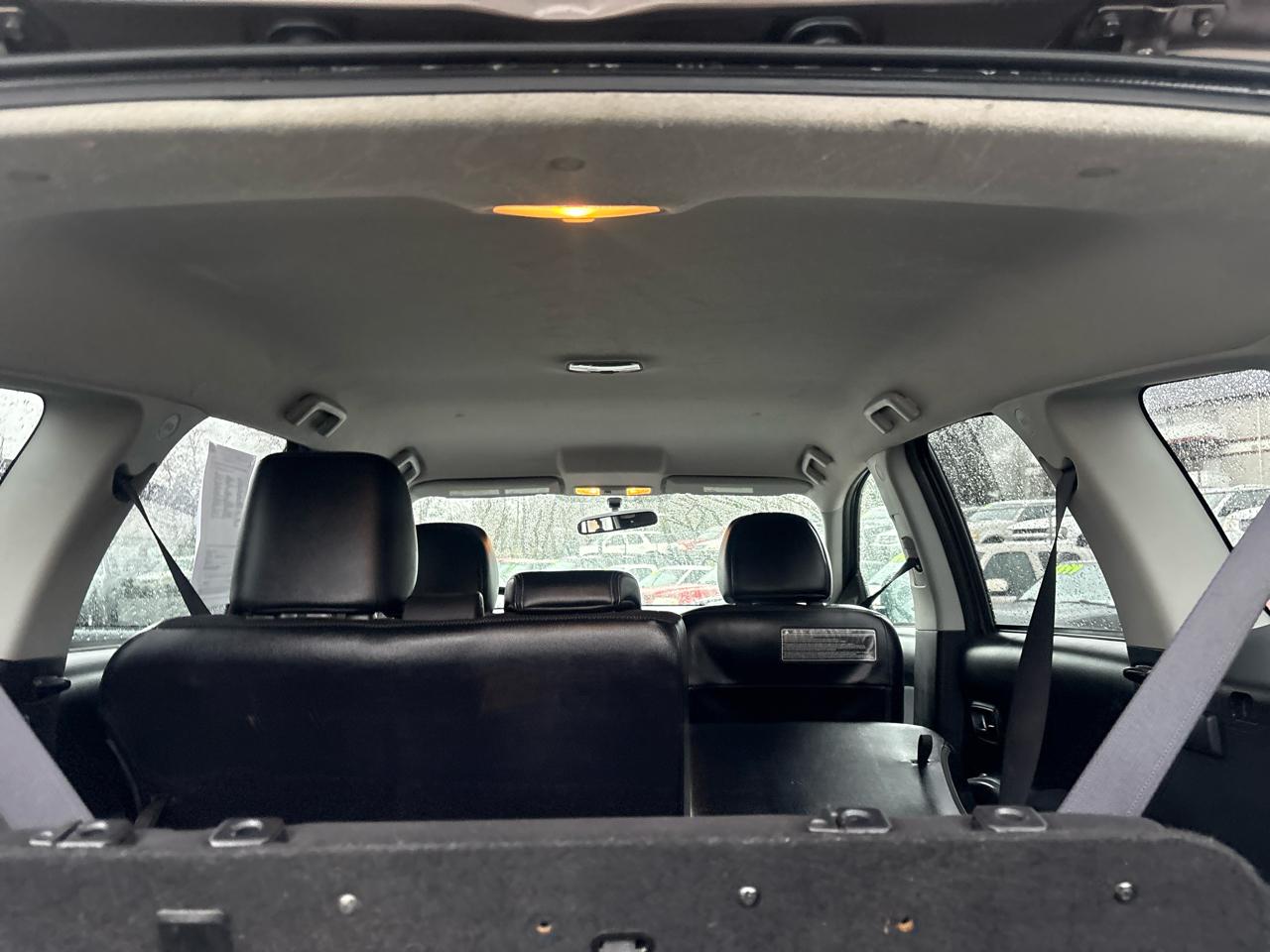 Mitsubishi Outlander SE 2WD 2011