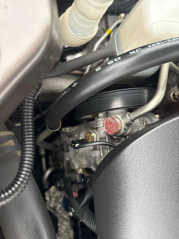 Mitsubishi Outlander SE 2WD 2011