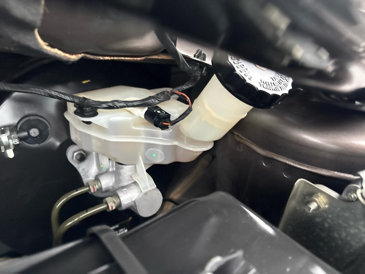 Mitsubishi Outlander SE 2WD 2011