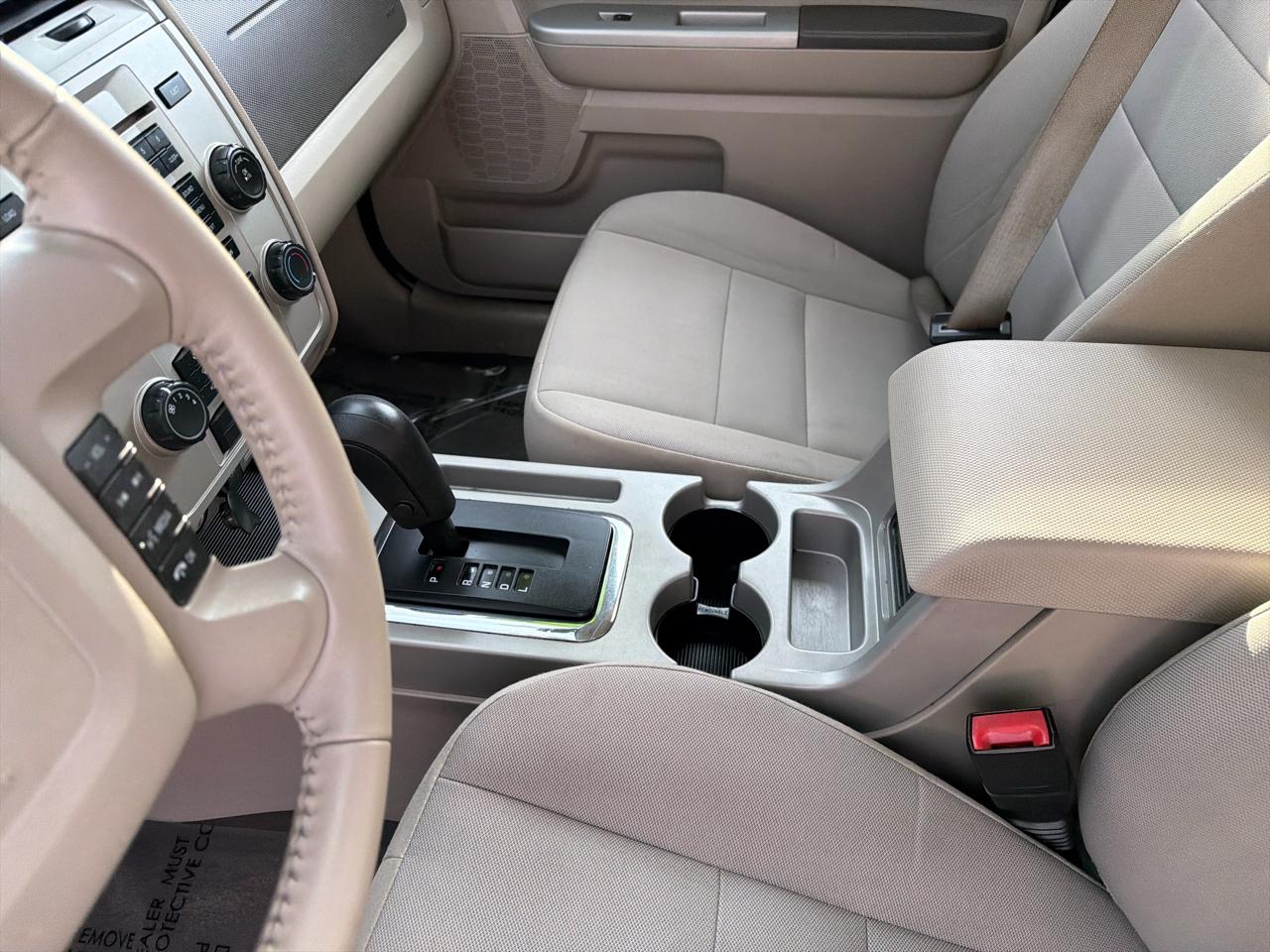 Ford Escape XLT 4WD 2012