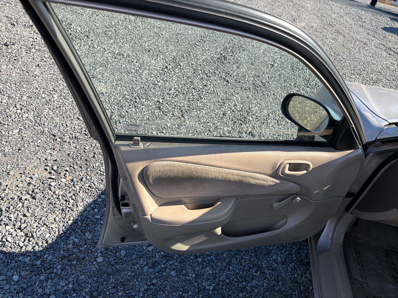 Toyota Corolla CE 2002
