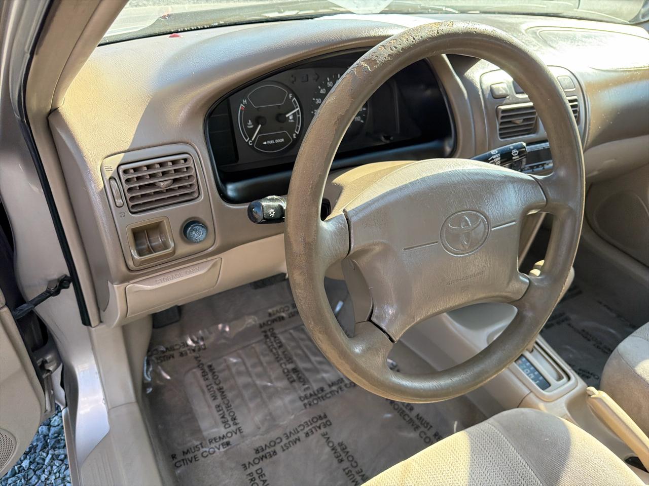 Toyota Corolla CE 2002
