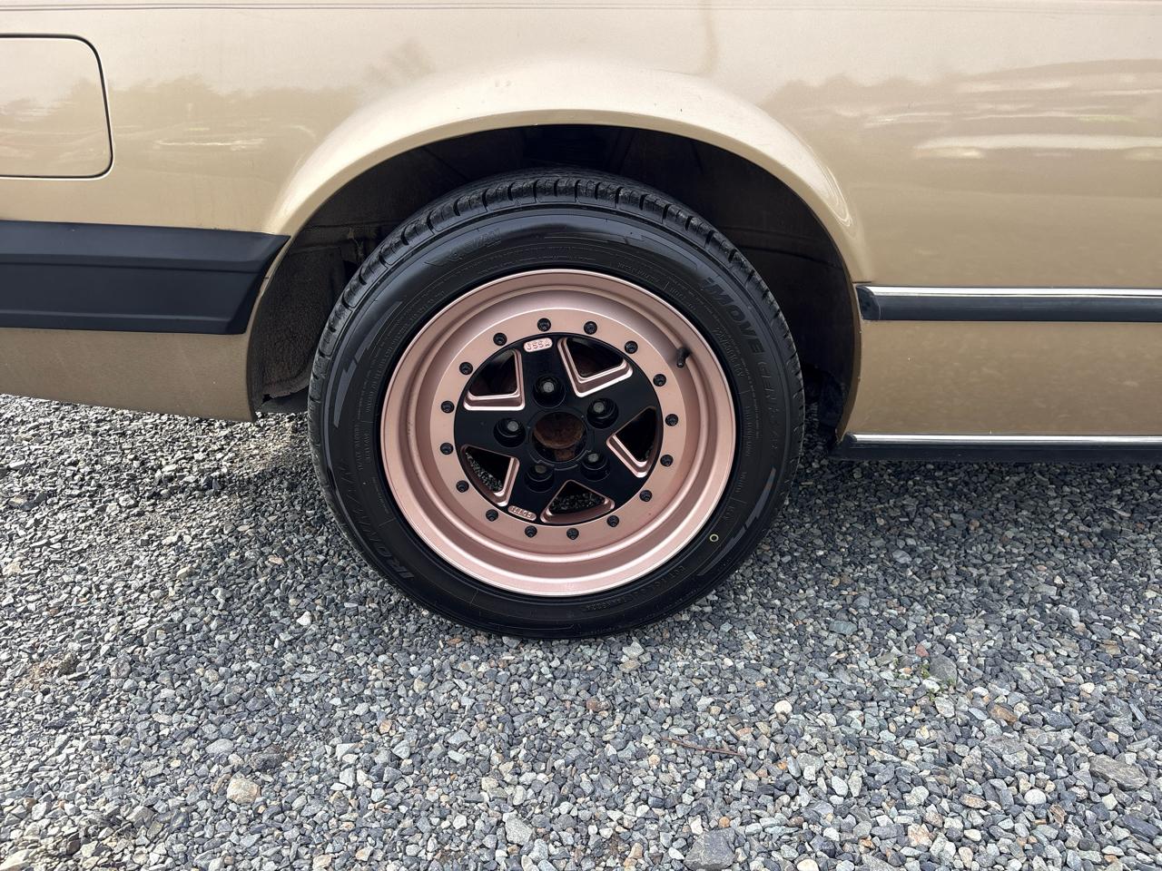 BMW 6-Series Gran Coupe  1980