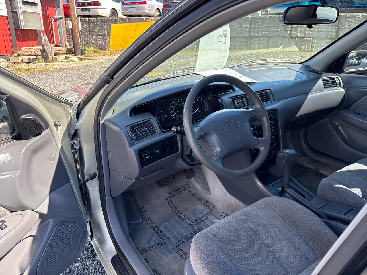 Toyota Camry CE 2001