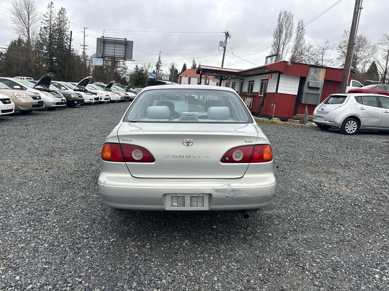 Toyota Corolla CE 2002